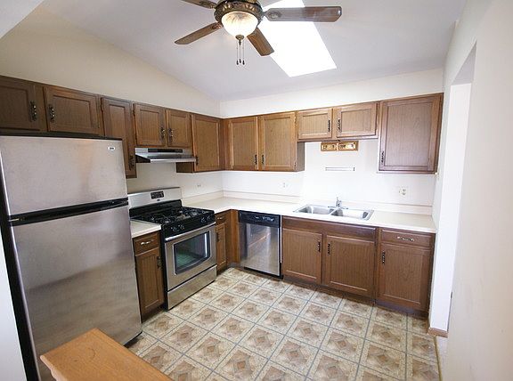 5th image of 860 Cross Creek Ct #Bb2