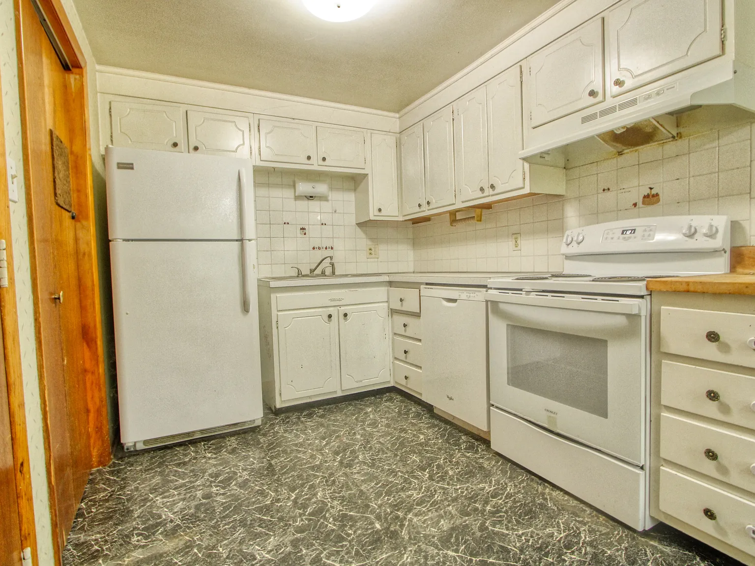 2 bed, 1100 sqft, $1,200 — Photo 2