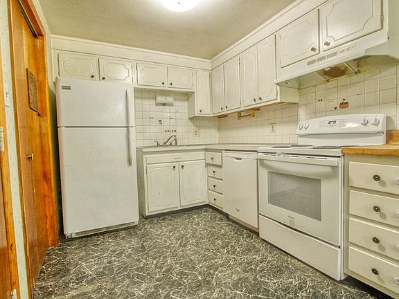 2nd image of 74 Willow Ridge Dr APT 4