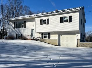 35 Skowhegan Rd, Fairfield, ME 04937