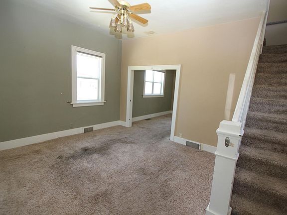 5th image of 302 Riverside Ave S
