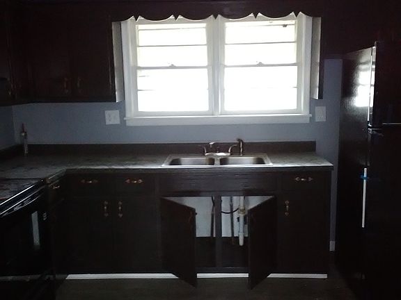 5th image of 138 Cunningham Ave