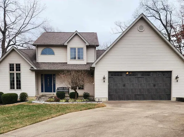 2004 Northwoods Pl, Mount Vernon, IL 62864