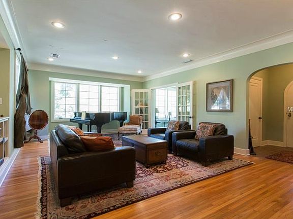 4th image of 2434 Andalusia Way NE