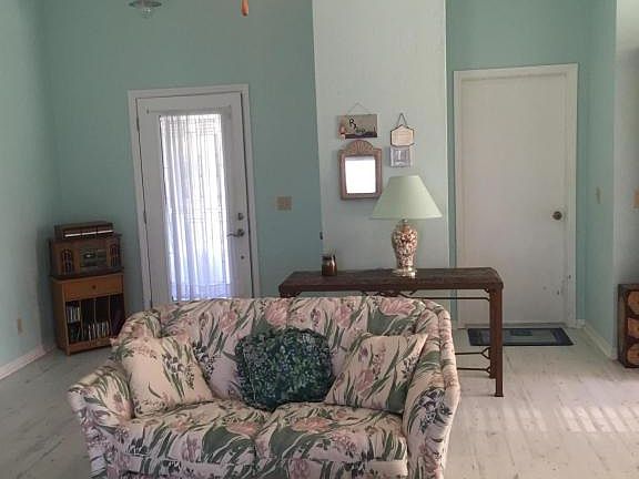 4th image of 32 Sea Gull Dr