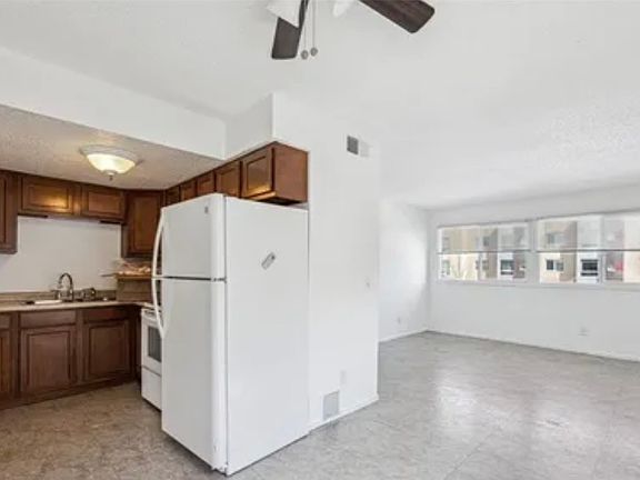 4th image of 3114 23rd Ave S APT 1