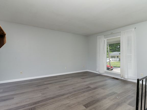 3rd image of 1226 Townley Dr