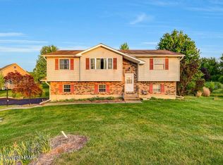 2106 Hill Rd, Effort, PA 18330