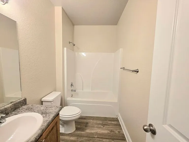 5297 Parkside Dr — Photo 10