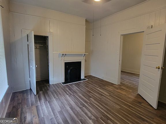 4th image of 336 Empire Ave