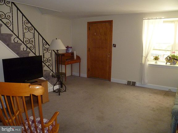 3rd image of 4012 Plumstead Ave