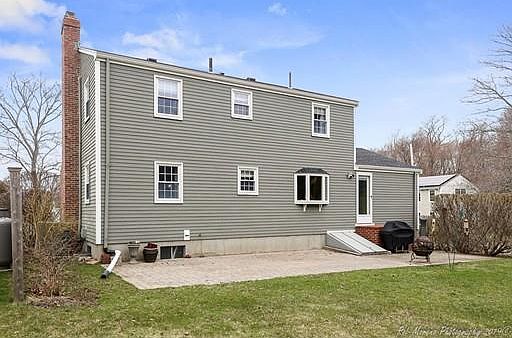 3rd image of 33 Berrywood Ln