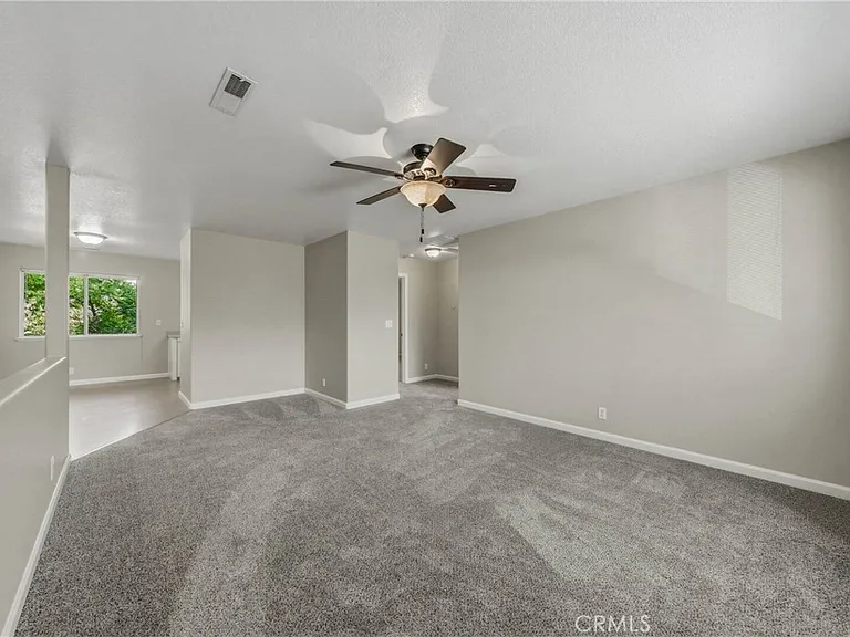 687 Armstrong St — Photo 6