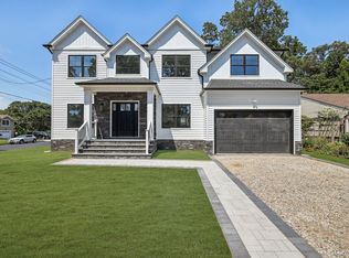 2239 Henry St, Bellmore, NY 11710