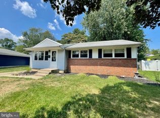 7 Lansberry Dr, Burlington, NJ 08016