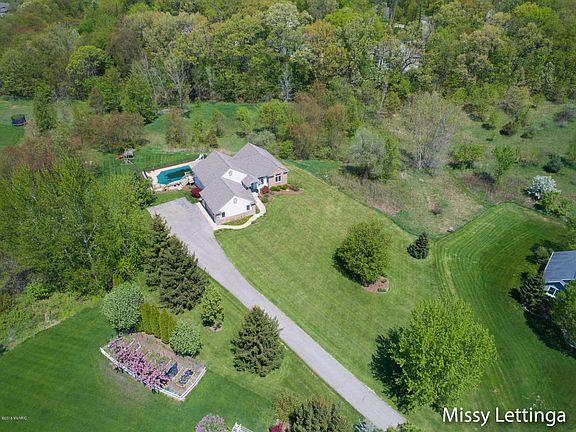 3rd image of 4141 Cannon Hills Ct NE
