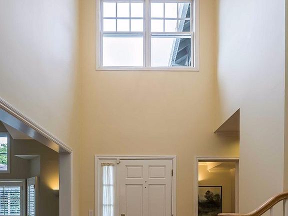 4th image of 755 Partridge Ave