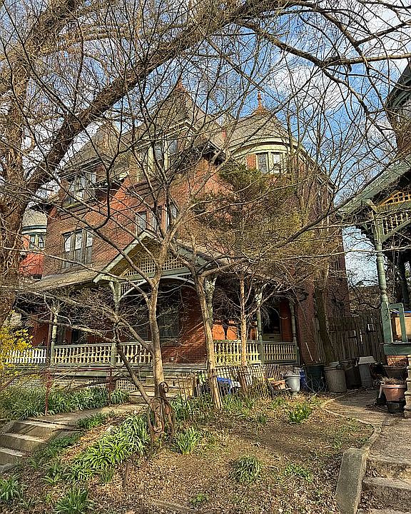 1st image of 4510 Chester Ave