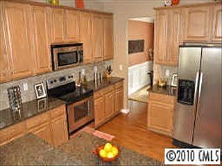 3rd image of 13610 Delstone Dr