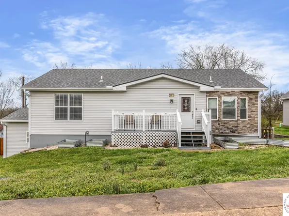 904 Summit Rd, Knob Noster, MO 65336