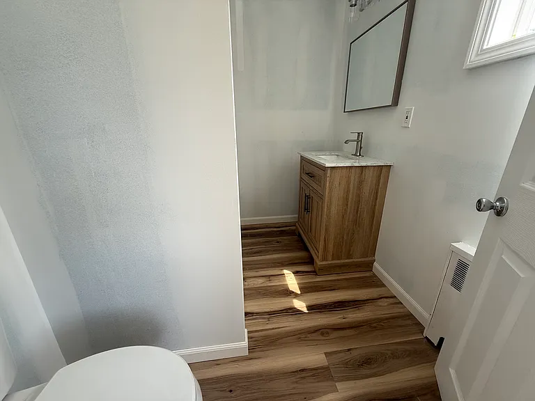 631 Walnut St #1 — Photo 7