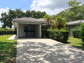 2562 NW 82nd Ter, Pompano Beach, FL