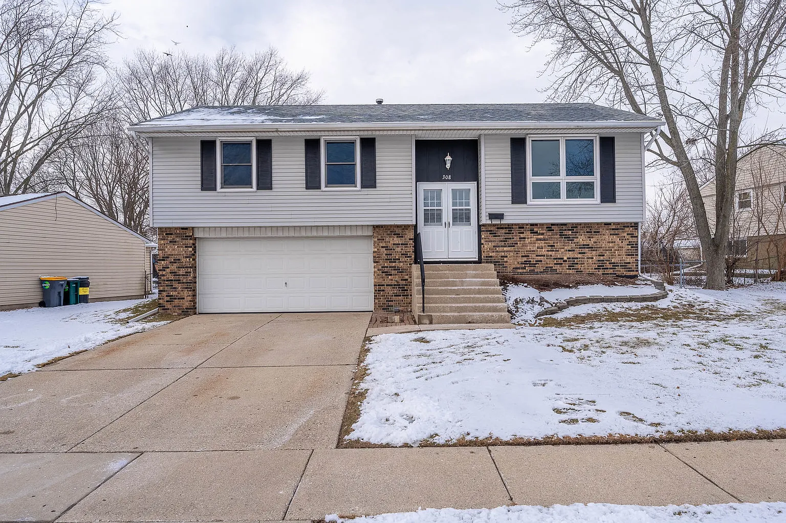 308 Evans Ct photo 1