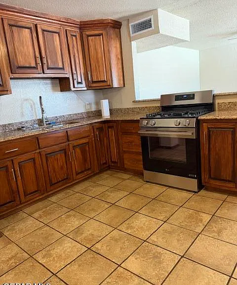 209 Mango Rd — Photo 3