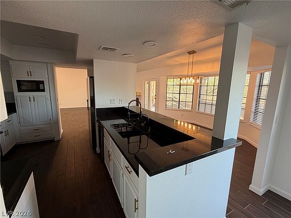 4th image of 245 N Cimarron Rd