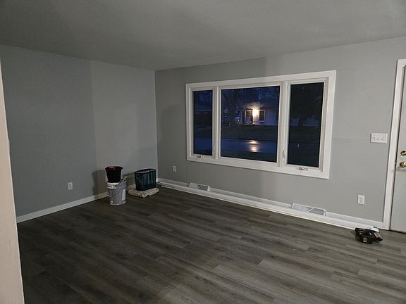 4th image of 317 Stanley Ct #317