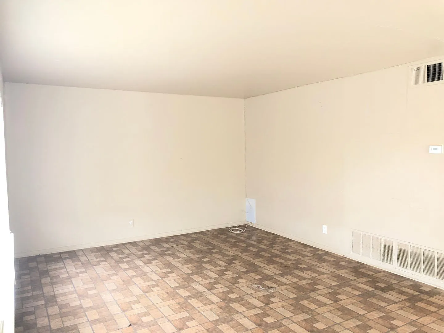Duplex — Photo 2