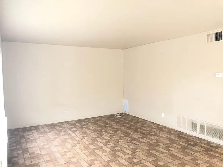 308 Babcock Rd — Photo 2