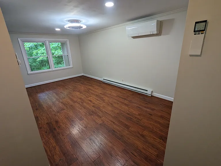 122 Laurel Manor Ln #B — Photo 5