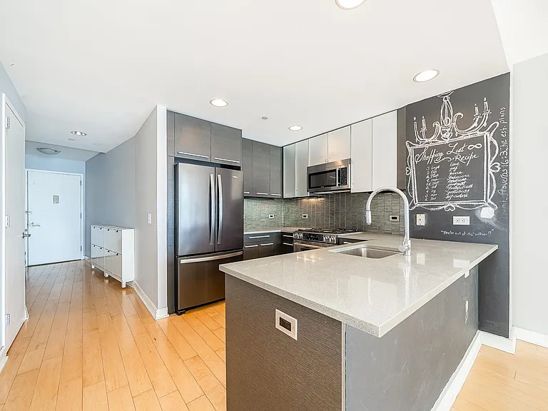 2 2nd St #804 — Photo 7