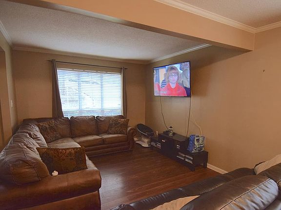 3rd image of 4691 Walnut Hill Dr