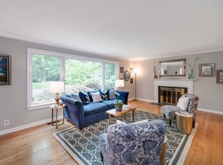 44 Rolling Hill Dr, Chatham, NJ
