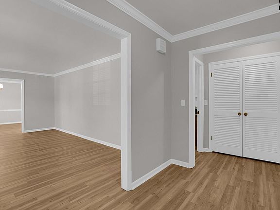 3rd image of 312 Smiths Market Rd