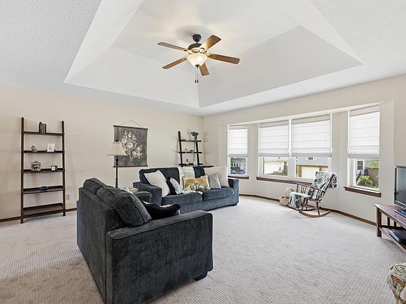 5th image of 1225 Douglas Court
