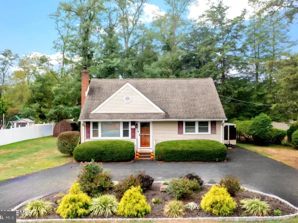 1747 Serpentine Dr, Forked River, NJ 08731