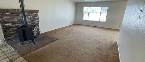 5th image of 1584 Johnson Ln