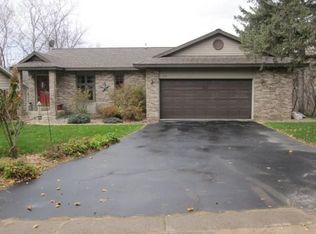 719 Hillcrest Ave, La Crescent, MN 55947