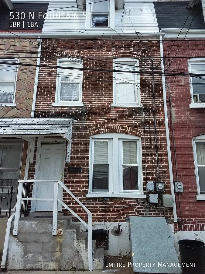 530 N Fountain St photo 1