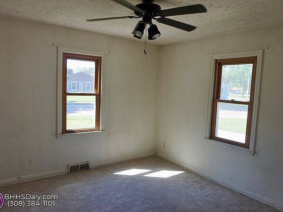 4th image of 2516 W Louise St