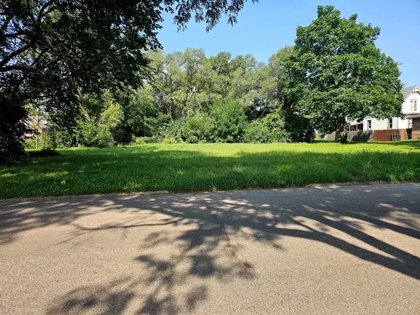 1211 West St, Rockford, IL 61102