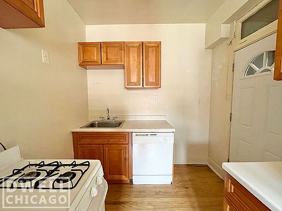 2nd image of 1029 W North Shore Ave #1051-3E