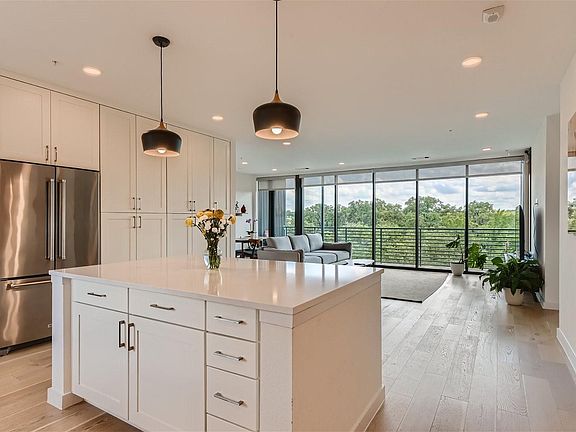 2nd image of 900 S 1st St #421