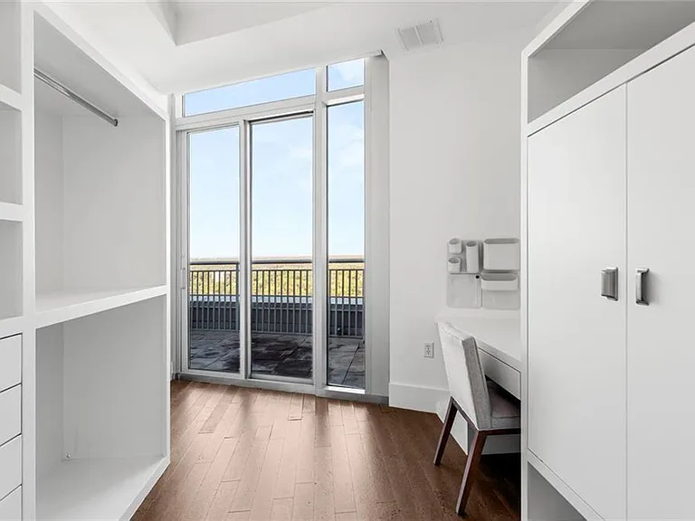 3338 Peachtree Rd NE #3501 — Photo 27