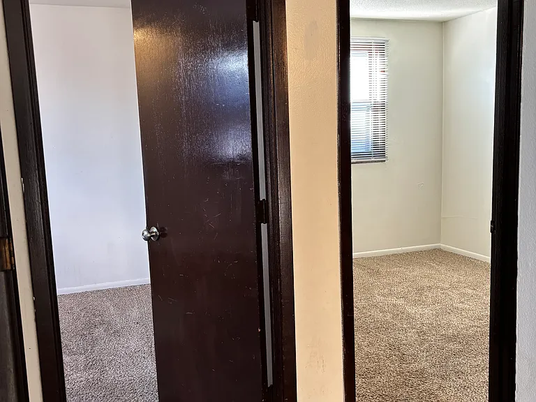 121 S Hazel St — Photo 3