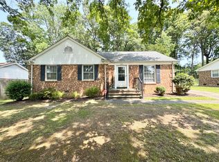 3030 Robin Hood Dr, Greensboro, NC 27408