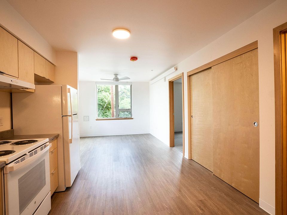 1 BED ; 1 BATH